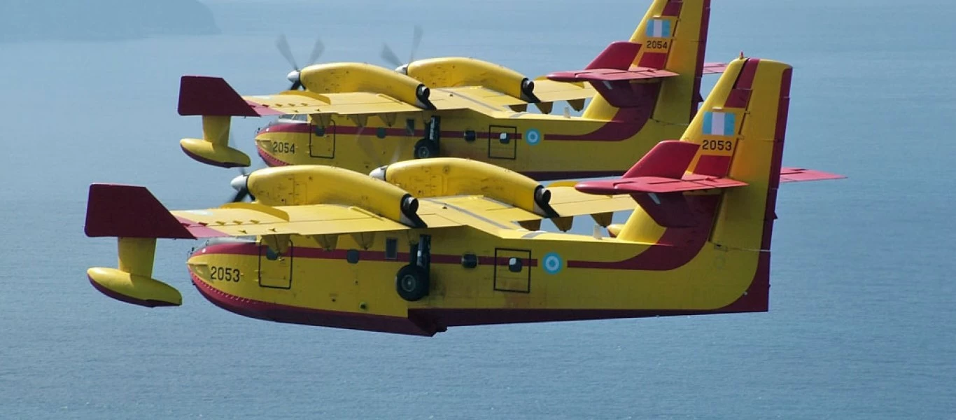 Δένδιας: «Μπορούμε να στείλουμε πυροσβεστικά αεροσκάφη» - Τσαβούσογλου: «Ευχαριστούμε»